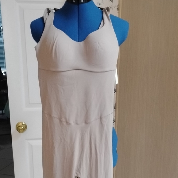 VSX Elevate™ Cross-Back Mesh One-Piece - Picture 4 of 6